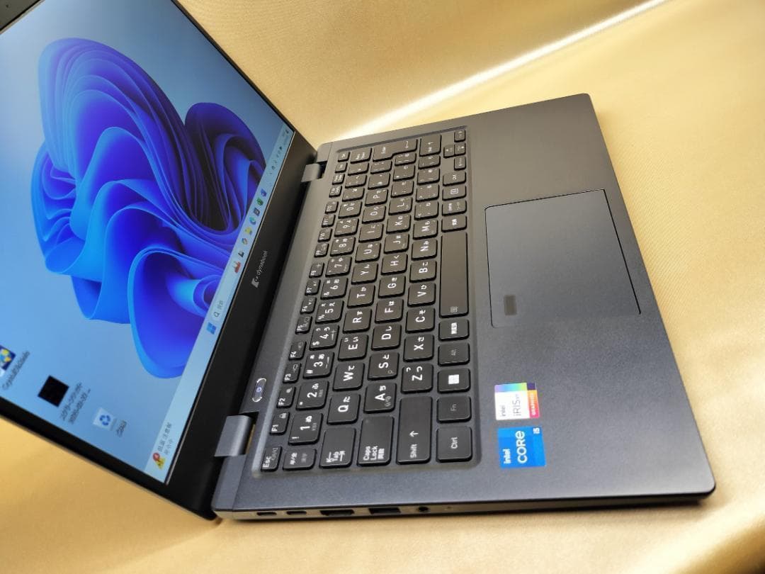 東芝　Dynabook G83/KW　高性能　2023年モデル(K-204)