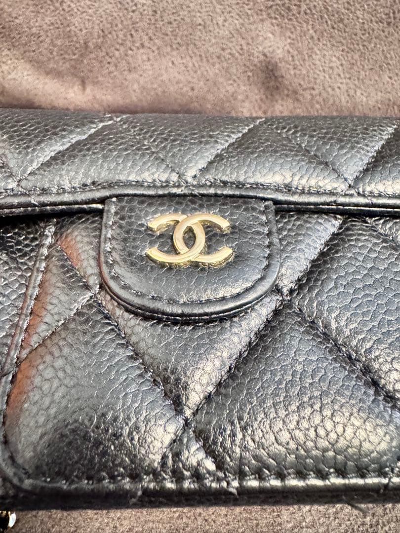 CHANEL iPhone キャビアスキン　15 pro Max マトラッセ