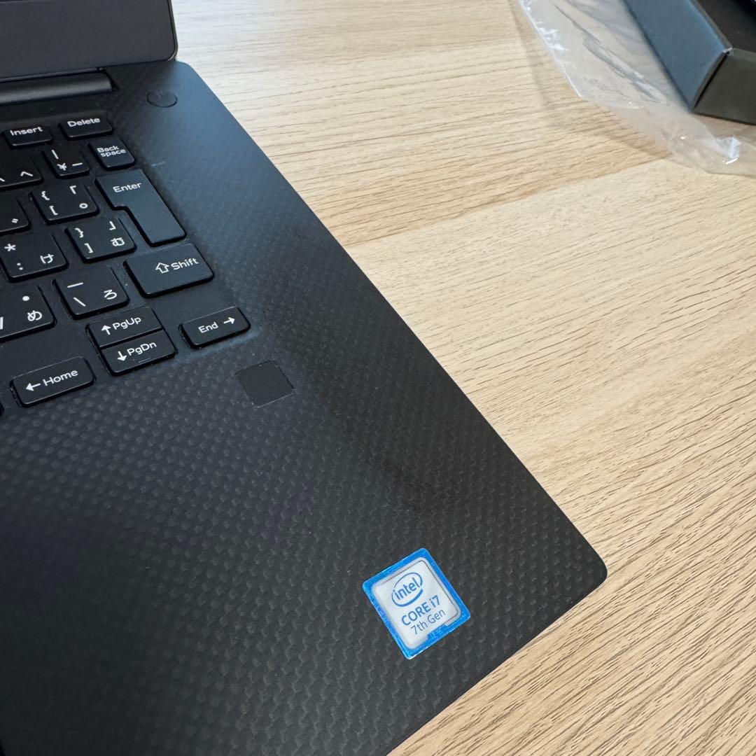 DELL XPS15 9560 15インチi7 32GB 225GB