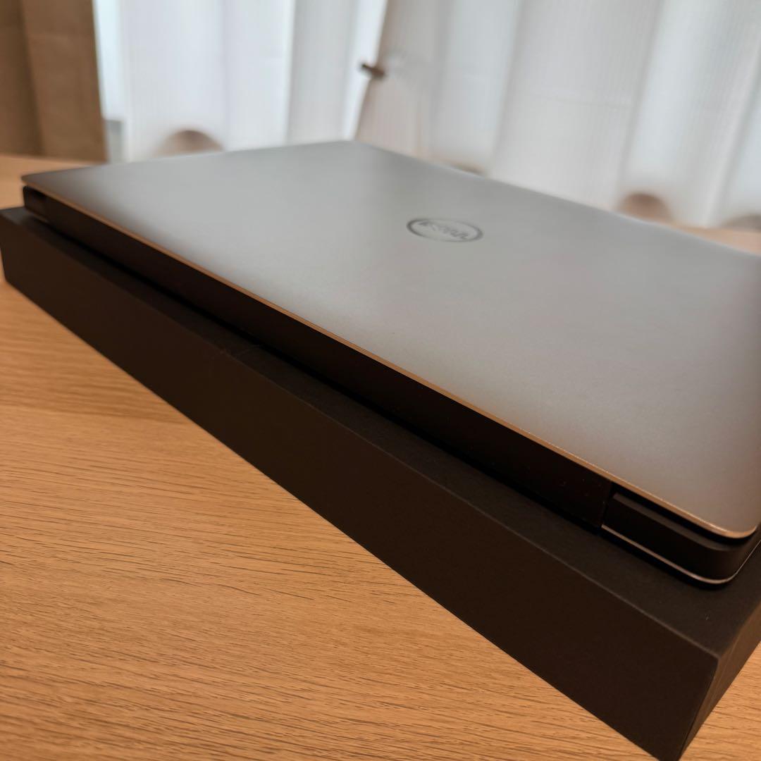 DELL XPS15 9560 15インチi7 32GB 225GB