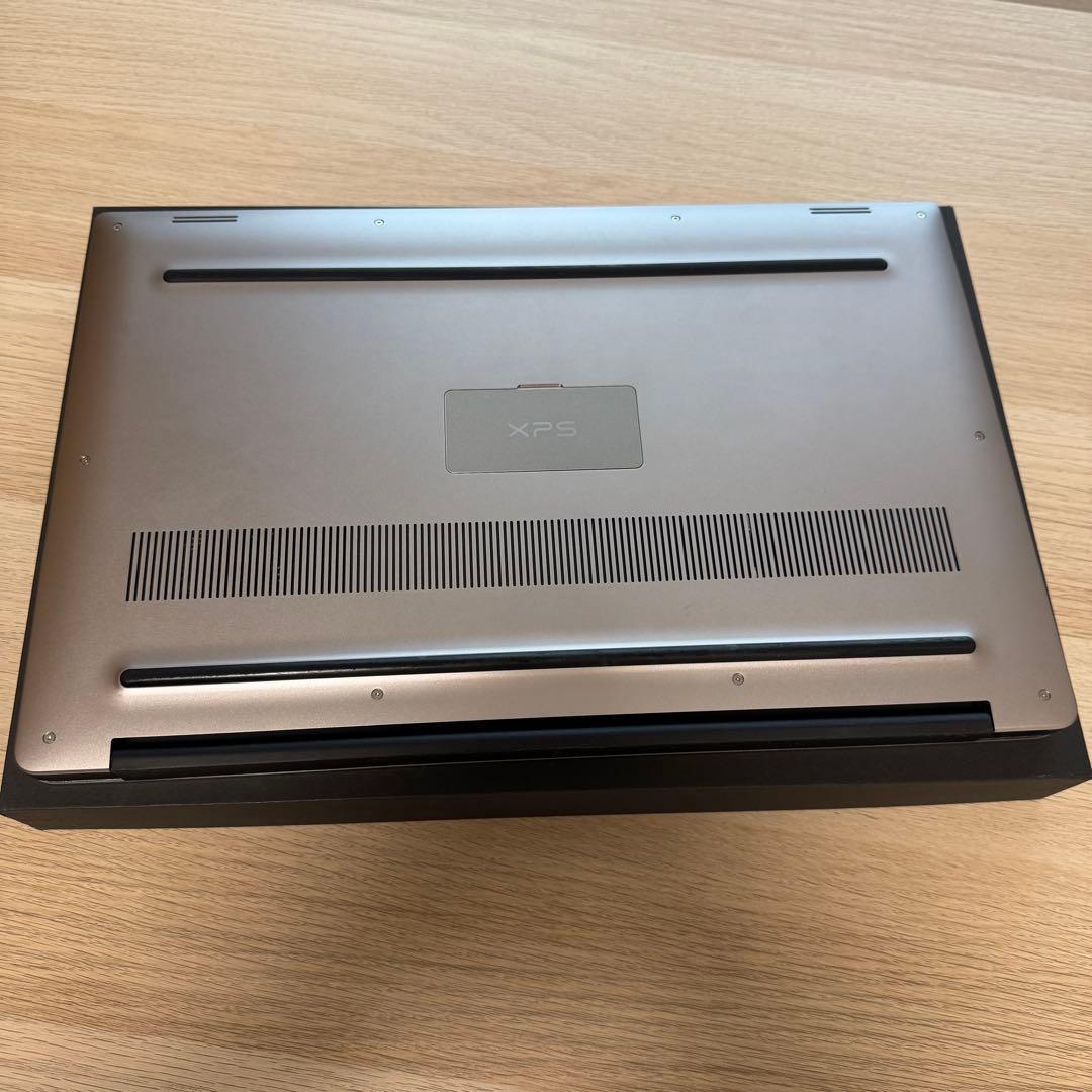 DELL XPS15 9560 15インチi7 32GB 225GB