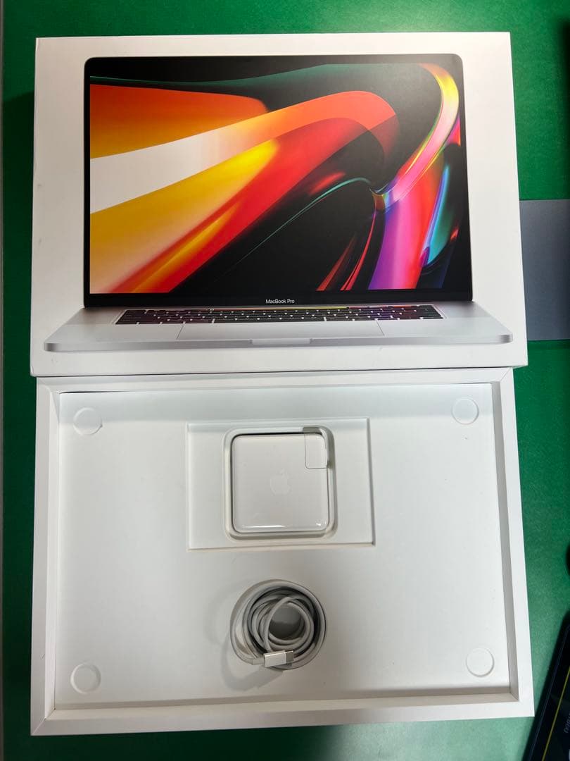 ほぼ未使用⭐️MacBook Pro 2019 16in 16&512 Win
