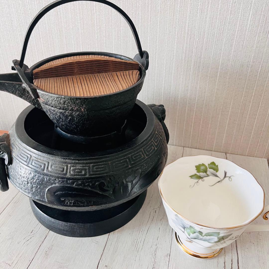 レトロ　鉄瓶と火鉢のセット