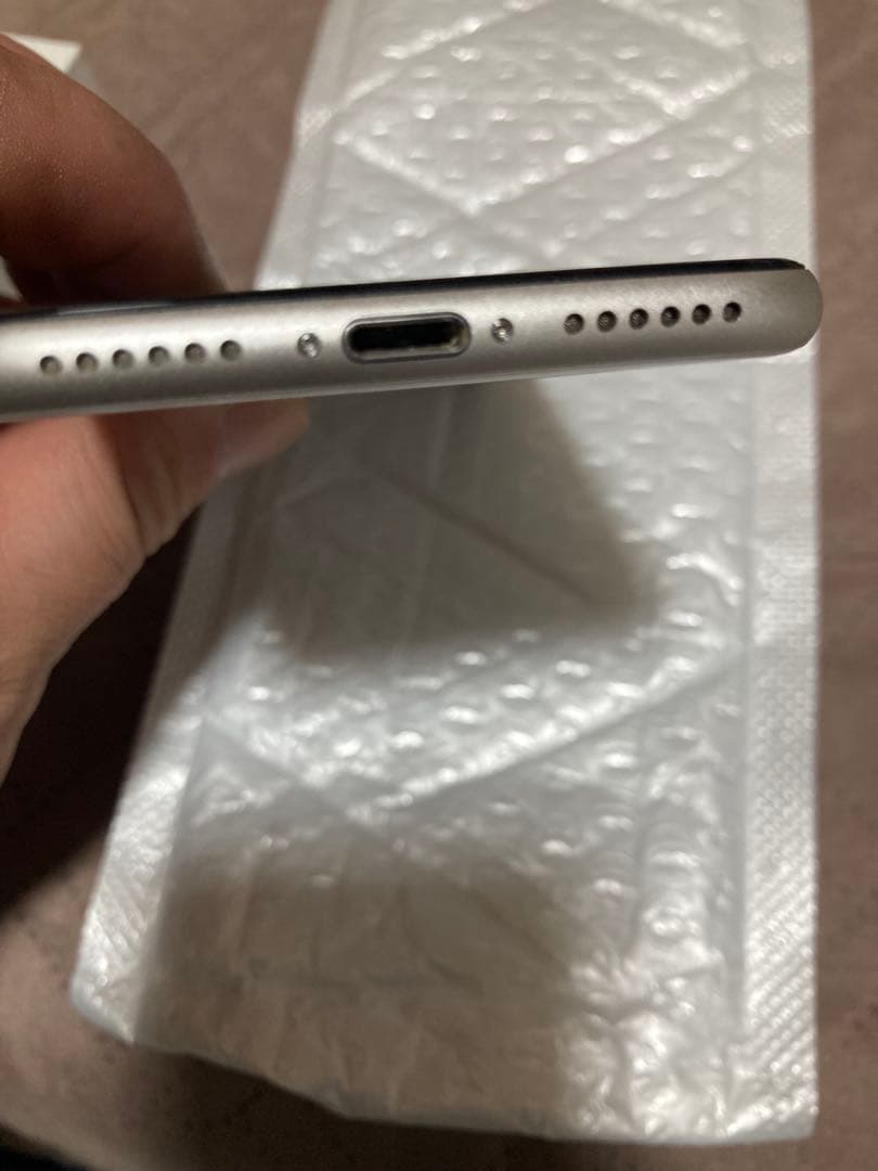 iPhone 128GB SE (第3世代)ホワイト本体 充電ケーブル付き