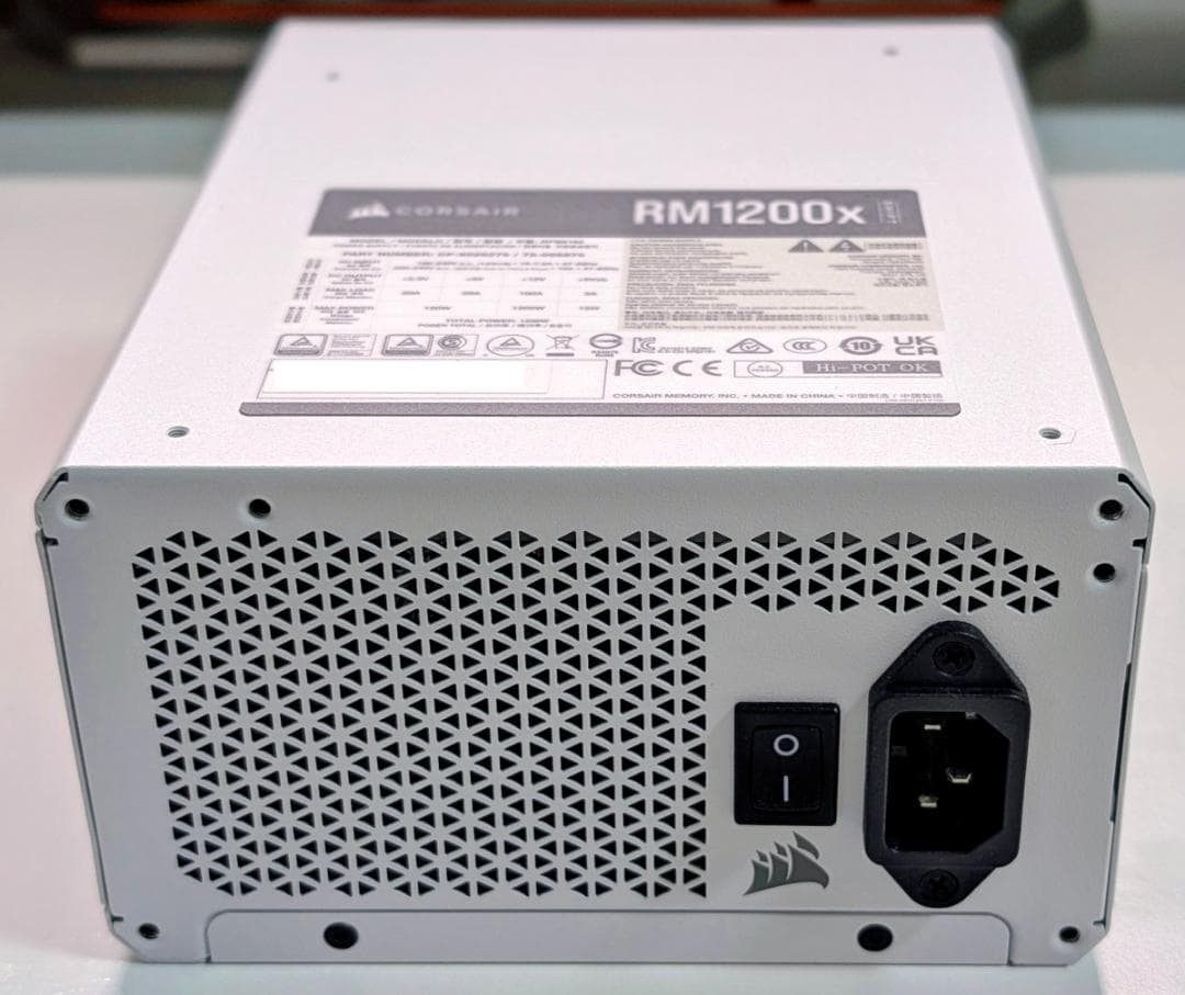 Corsair RM1200x Shift White PC電源 1200W