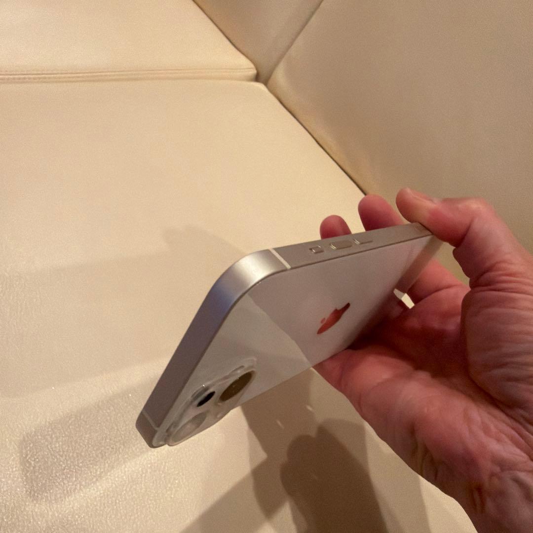 Apple iPhone 13 128GB SIMフリー　スターライト本体