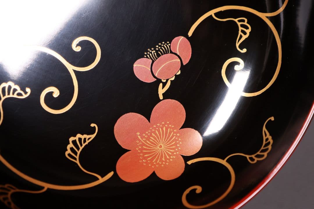 【MA488】漆芸 木製漆器 梅唐草蒔絵 木皿 五客 11.9cm 黒塗 溜塗