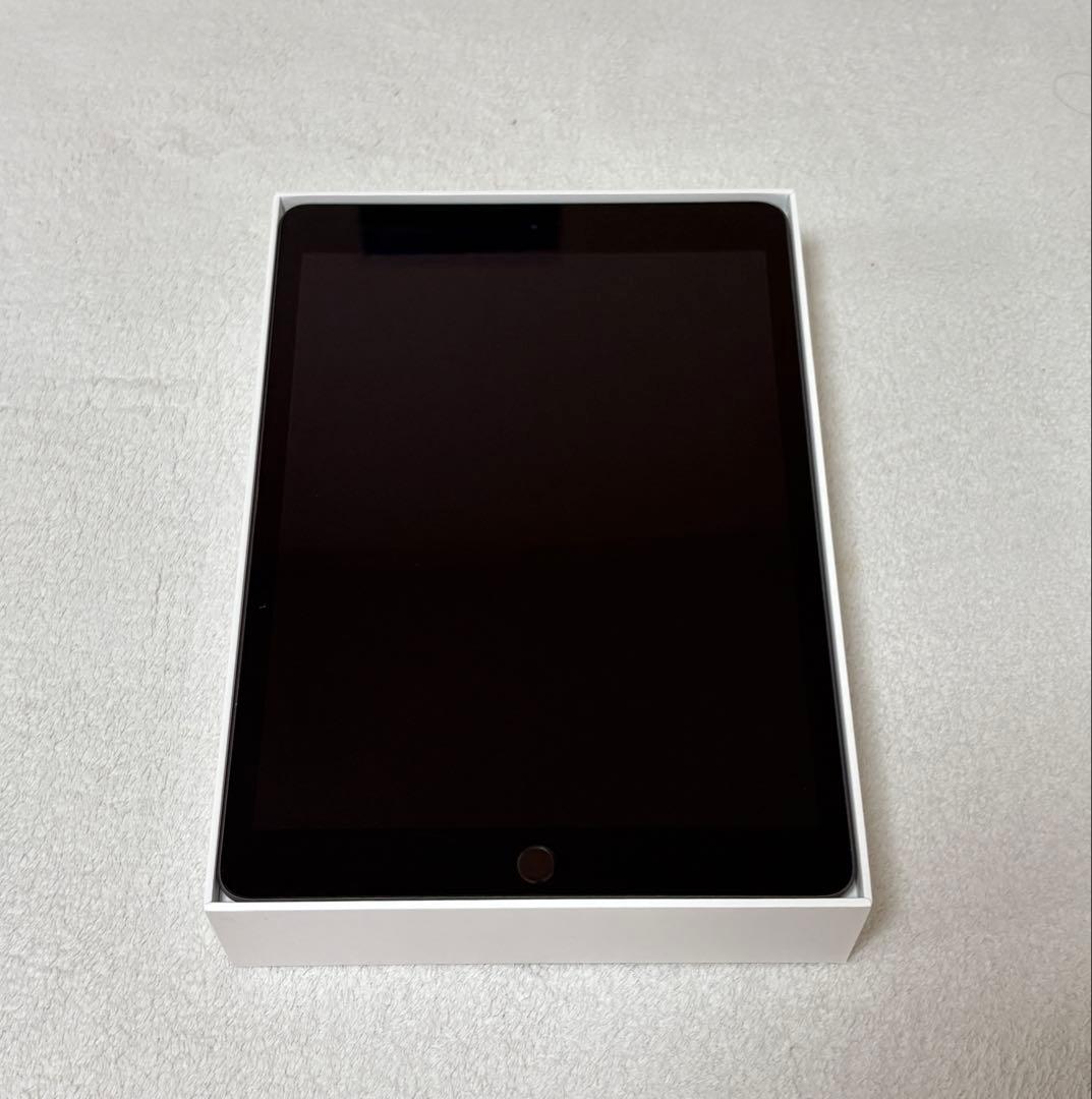 Apple iPad 本体 充電器付き　10.2 128GB Wi-Fi