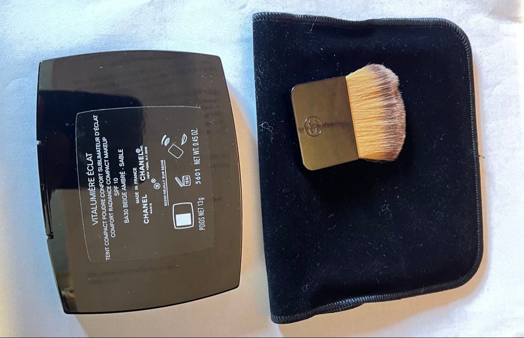 CHANEL VITALUMIÈRE ÉCLAT パウダーファンデーション