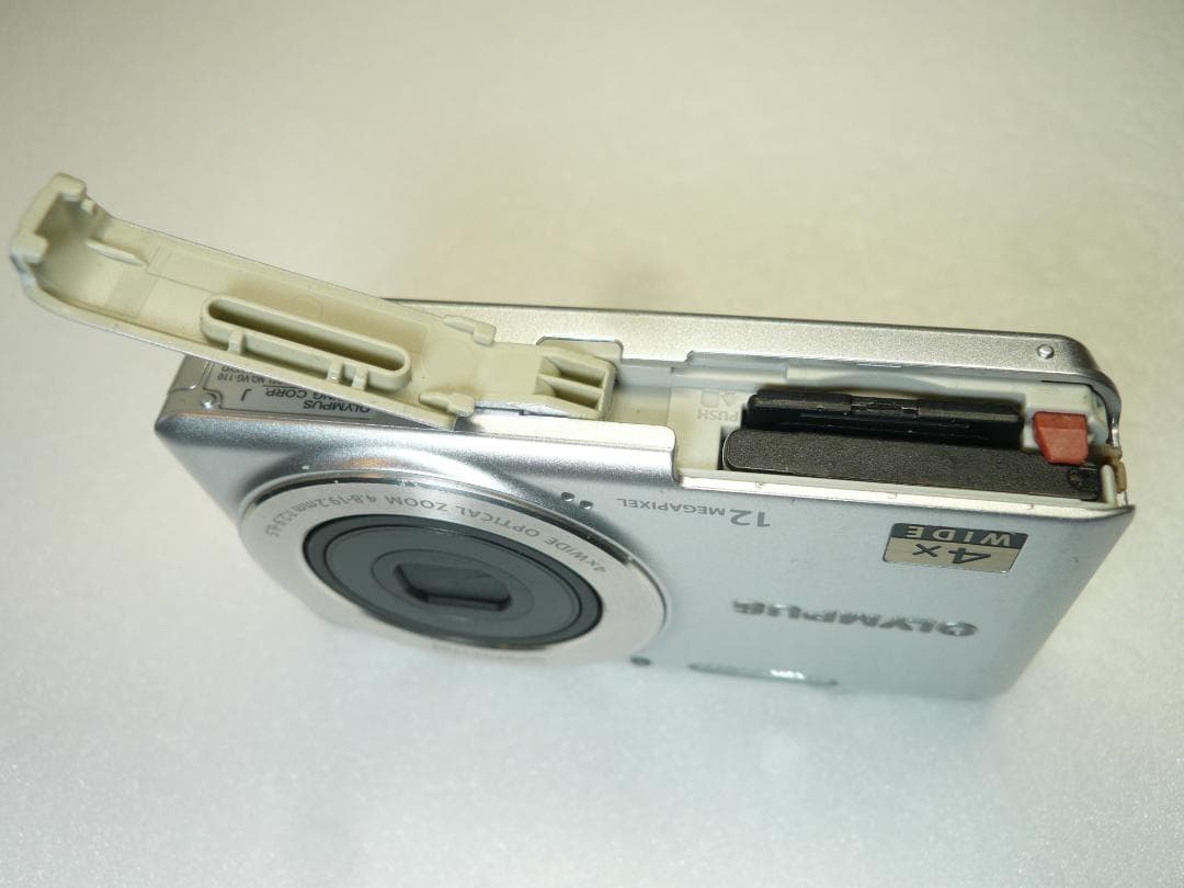 オリンパス VG-110⭕️安心の実働品❤️小さくて軽量★光学4倍1200万画素