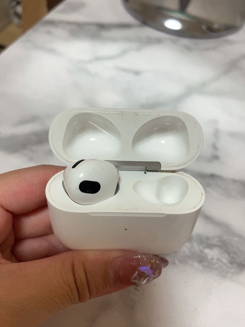 AirPods 第3世代　左