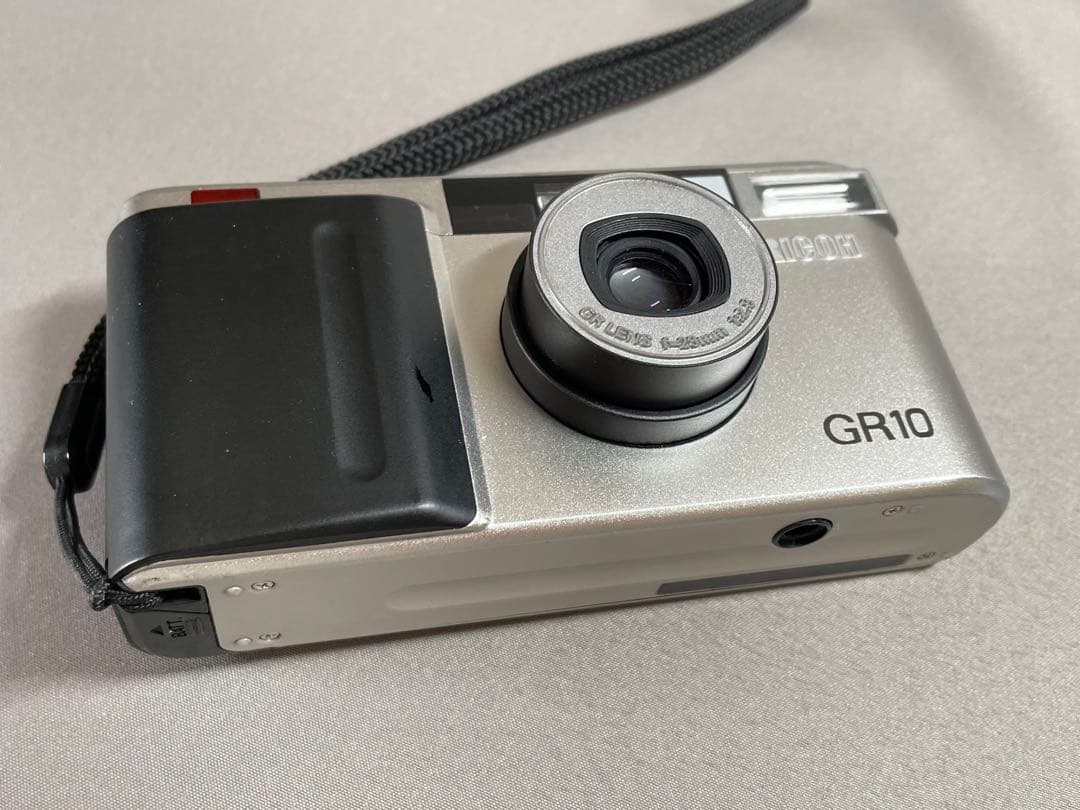 ☆美品☆リコー GR10 シルバー 動作確認済み 液晶正常 モルト交換済み
