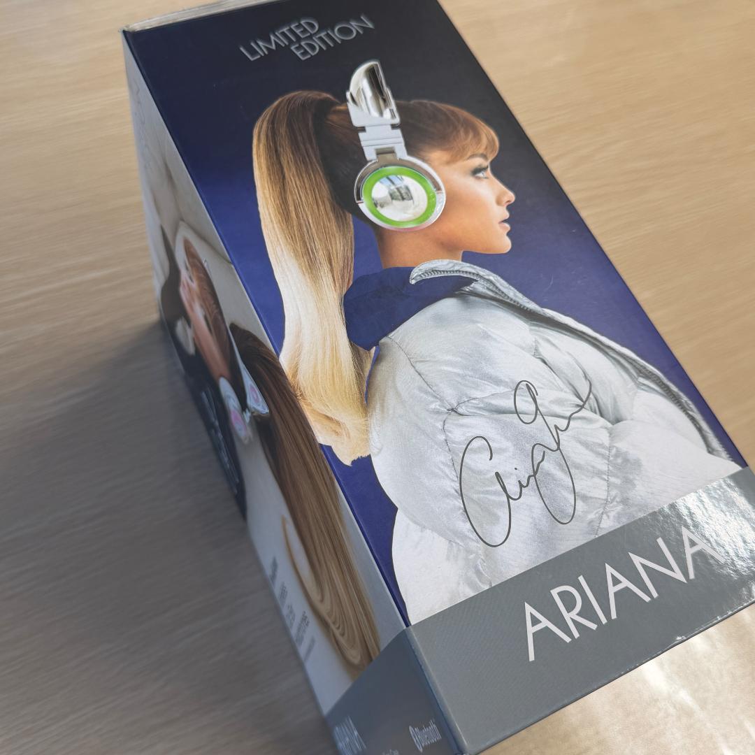 アリアナ・グランデ 限定モデル AXENT WEAR ネコ耳 ヘッドフォン 中古