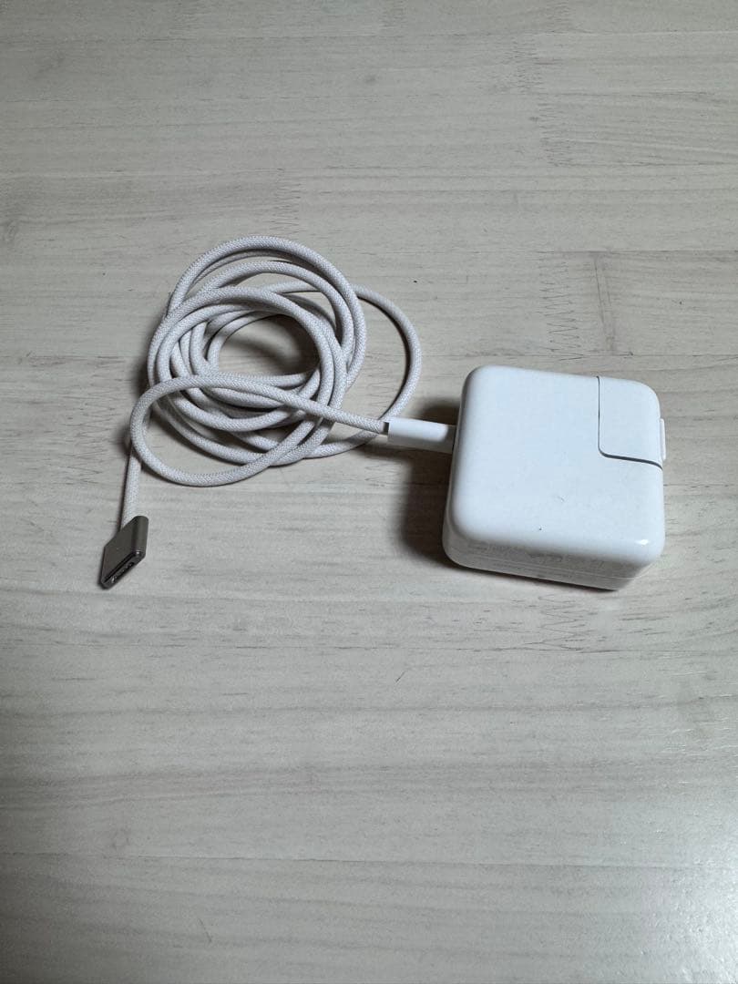 Apple MacBook Air M2 8GB ゴールド