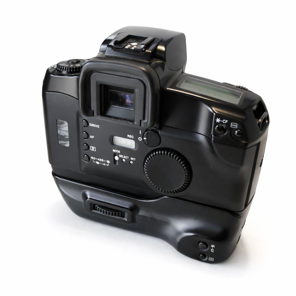 【人気中級機/縦グリップ付】Canon EOS5 フィルム一眼レフ