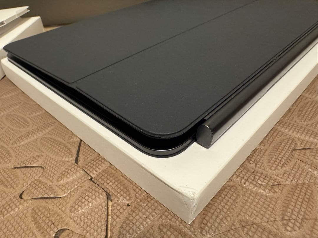 Magic Keyboard iPad Pro 13インチM4 M5