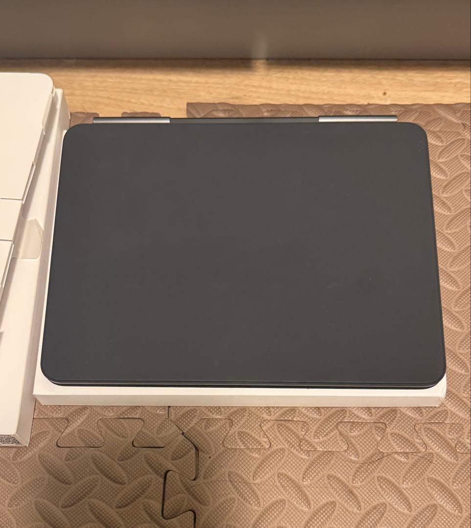 Magic Keyboard iPad Pro 13インチM4 M5