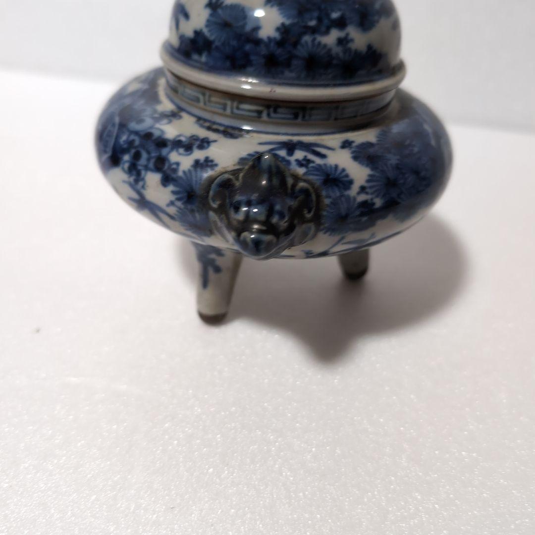 使い込まれた時代染め付け香炉美品です。