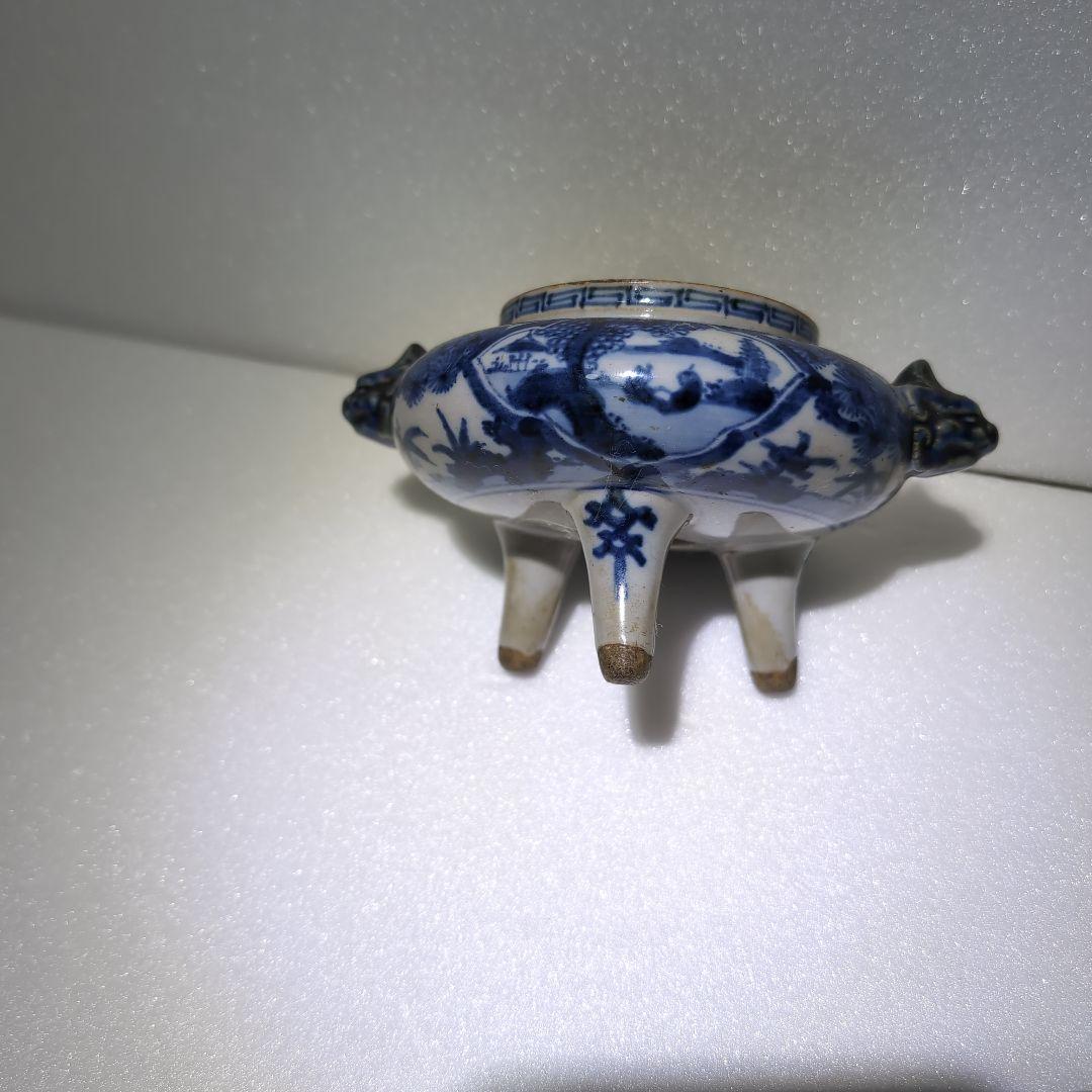 使い込まれた時代染め付け香炉美品です。