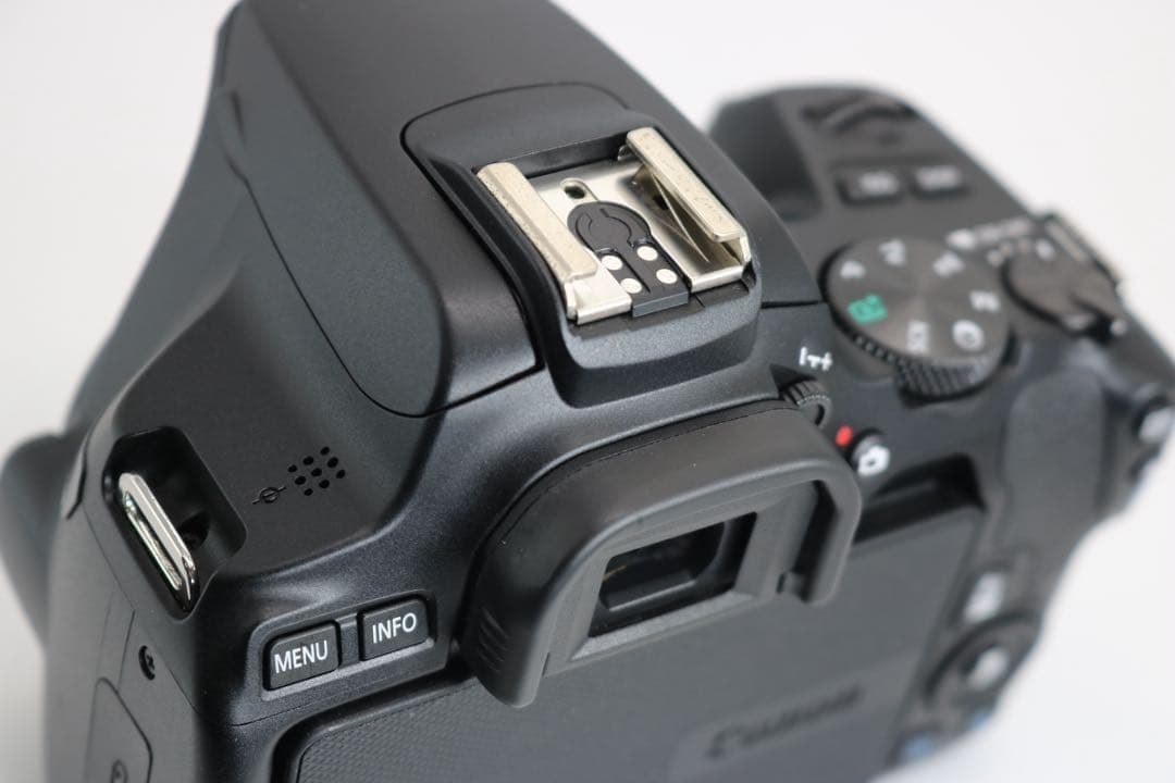 美品 【Canon EOS Kiss X10 ダブルレンズセット】