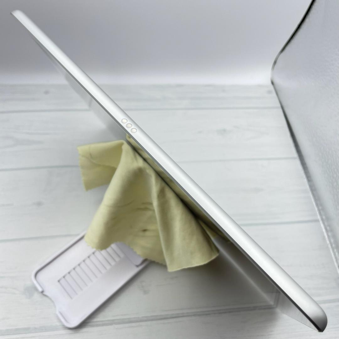 【美品】SIMフリー iPad 第7世代 フィルム＋キーボードケース＋ペンシル