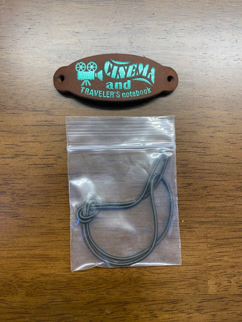 【中古品】トラベラーズノート　オリーブ　レギュラーサイズ　限定レザータグ付き