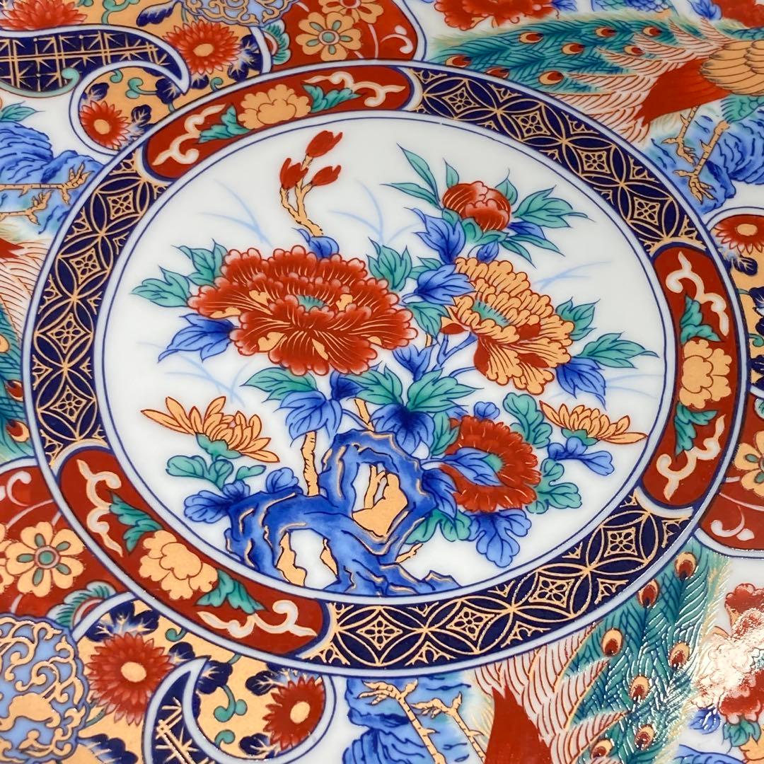 【美品】有田焼 大皿 丸五謹製 金彩染錦 牡丹孔雀図