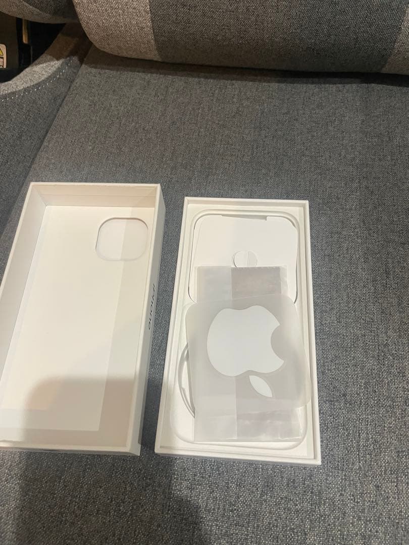 iPhone 15ブラック 6.1インチ 本体128GB