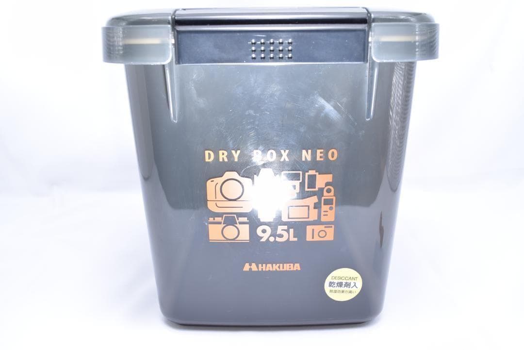 ①Nikon D7000 デジタル一眼レフ レンズ2本、バッテリー2個、防湿箱付