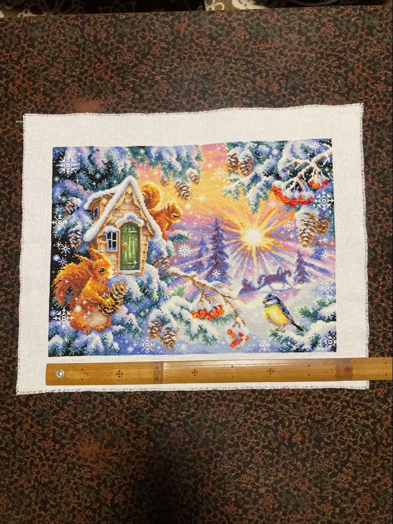クロスステッチ完成品　winter morning 冬の朝　　風景リスと小屋