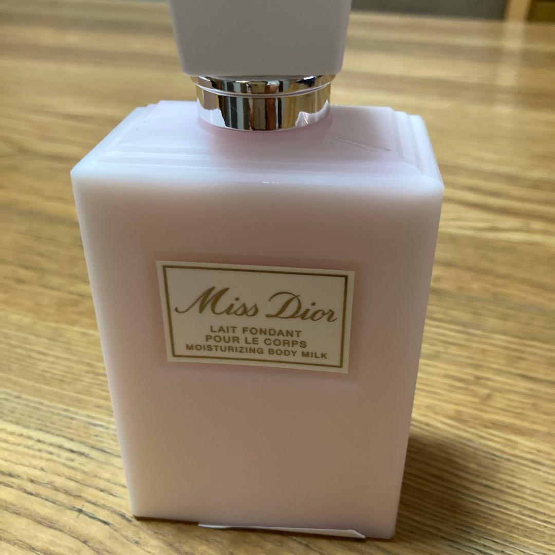 Miss Dior ボディミルク 200ml