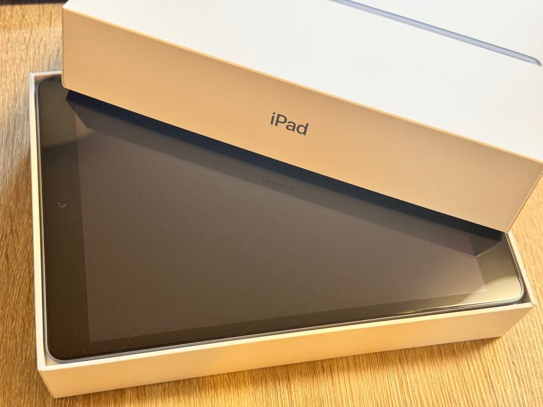 Apple iPad 第9世代 64gb 箱付き　Wifi