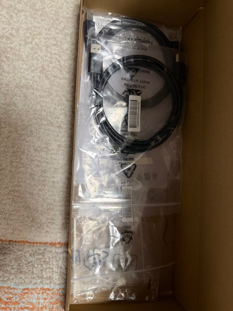 LG UltraGear OLED 32GS95UV-B 31.5インチ