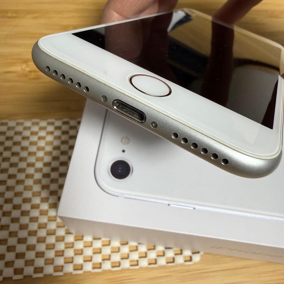 箱付き美品① iPhone8 シルバー 64GB バッテリー90%