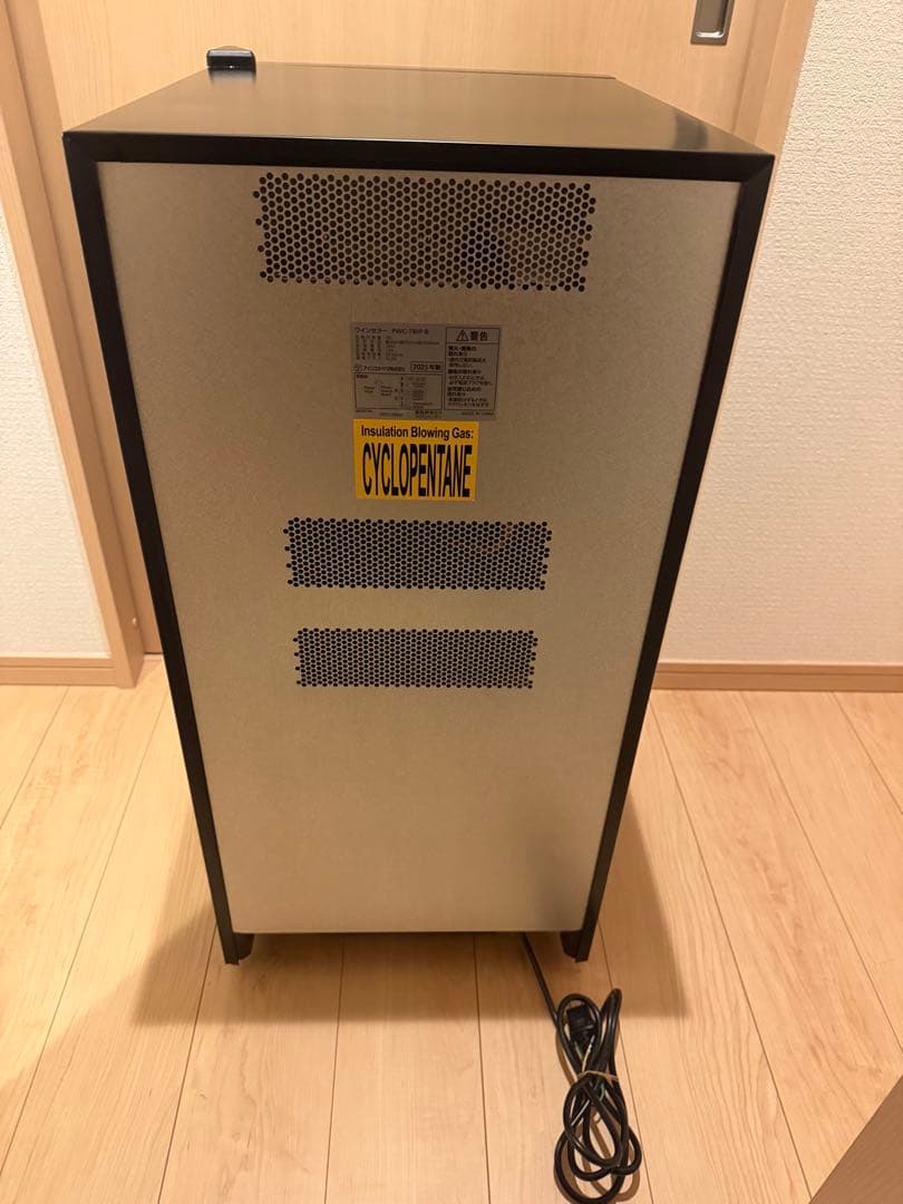 IRIS OHYAMAワインセラー PWC-781P-Bデジタル温度表示付き