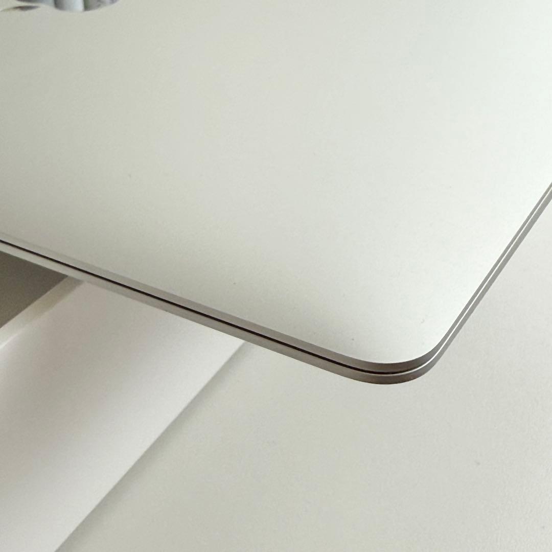 MacBook Air 13 2021 (M1チップ) メモリ8GB256GB
