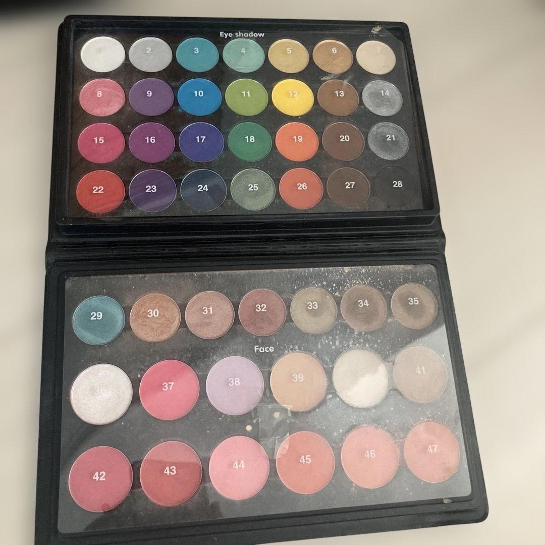 美容学校　教材　メイク道具　ブリディエ　ボックスつき