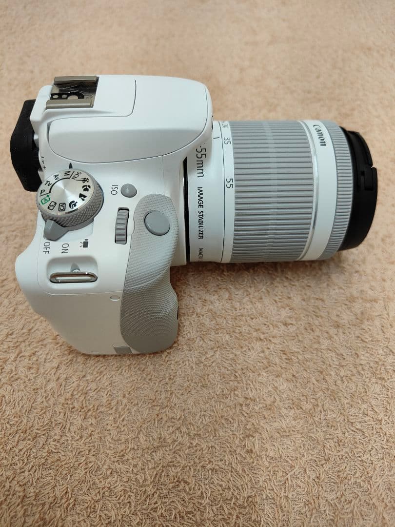 Canon eos kissX7ホワイト　綺麗　標準レンズ1本付き！