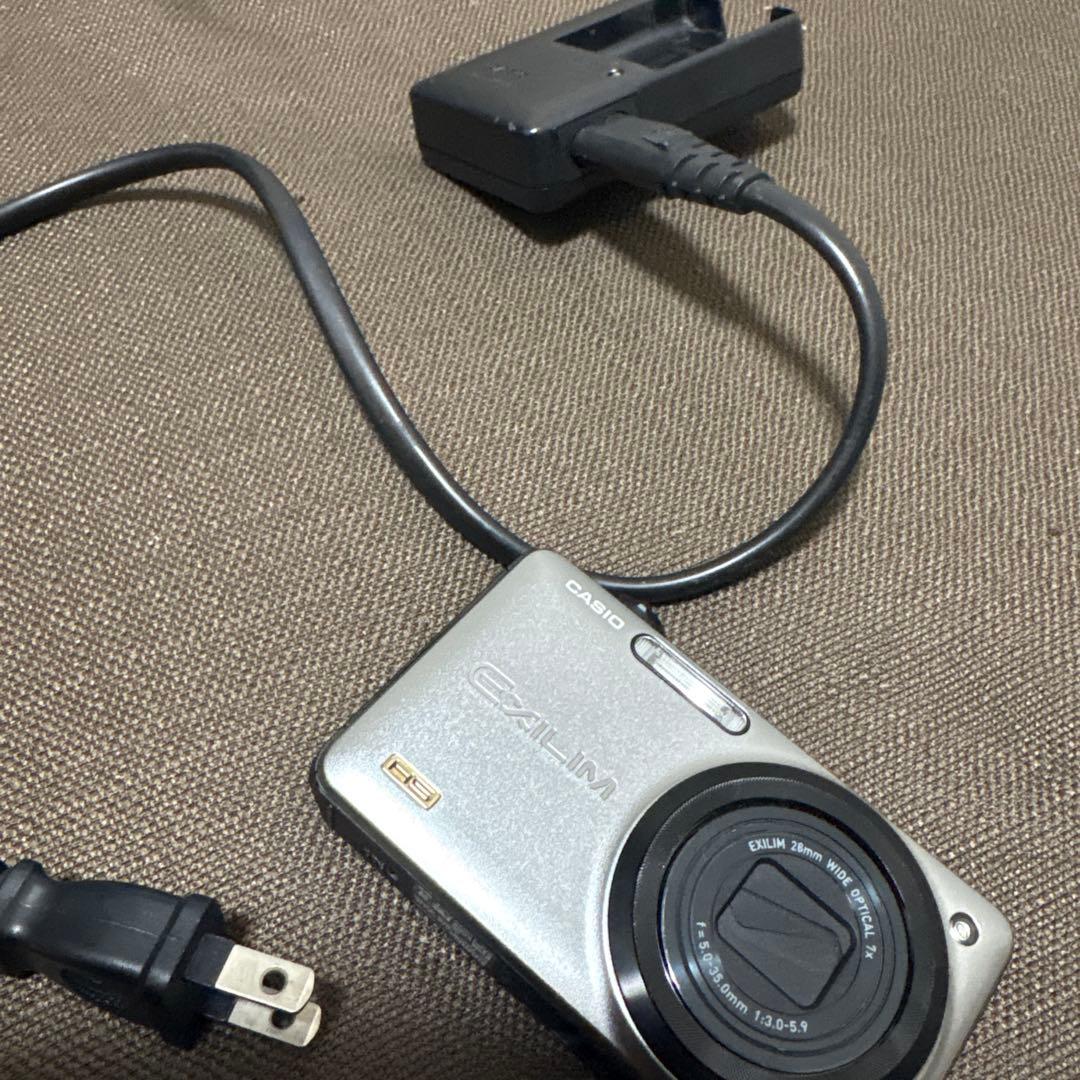 デジカメ　【動作確認済み】CASIO EXILIM ZR10SR