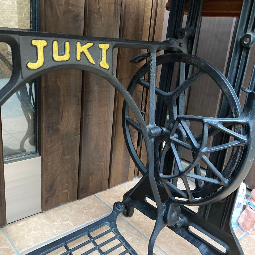 アンティークミシン脚テーブル　JUKI 足踏みミシン　リメイク済　鉄脚
