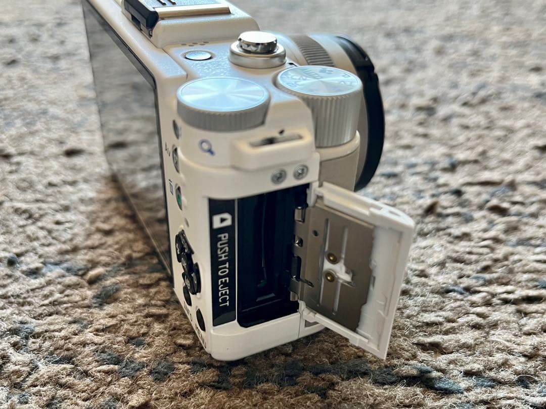 PENTAX Ｑ デジタル一眼 ナノ一眼 ホワイト