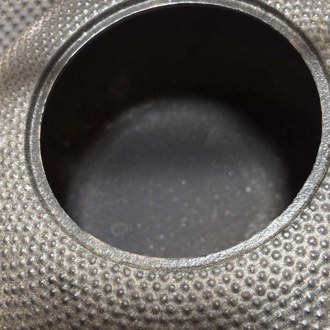 鉄瓶 平形7型アラレ IH対応 黒焼付（釜焼） 1.5L 南部鉄器