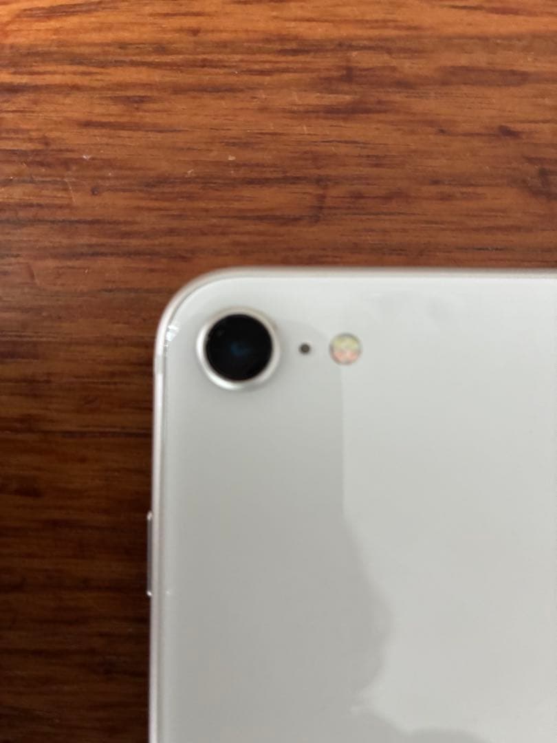 Apple iPhone SE 第三世代　64GB (Starlight)