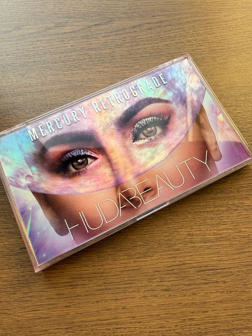 HUDA BEAUTY MERCURY RETROGRADE アイシャドウ