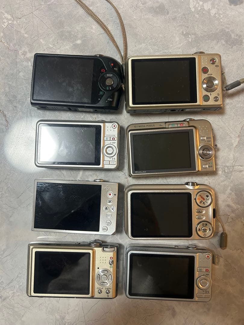 コンパクトデジカメ8台まとめ売り（ジャンク品）