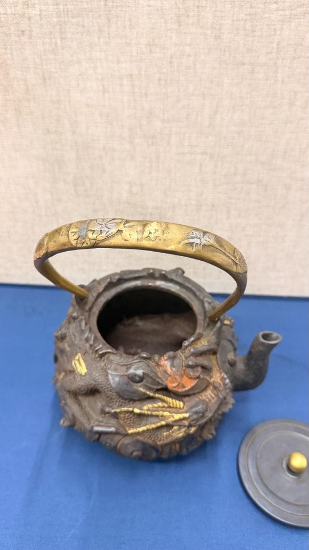 龍紋 鉄瓶 銀提手 古美術 鉄壺 煎茶道具 時代物 置物 インテリア 骨董