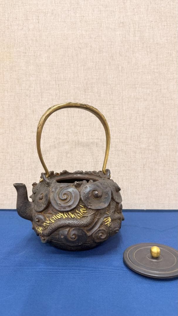 龍紋 鉄瓶 銀提手 古美術 鉄壺 煎茶道具 時代物 置物 インテリア 骨董