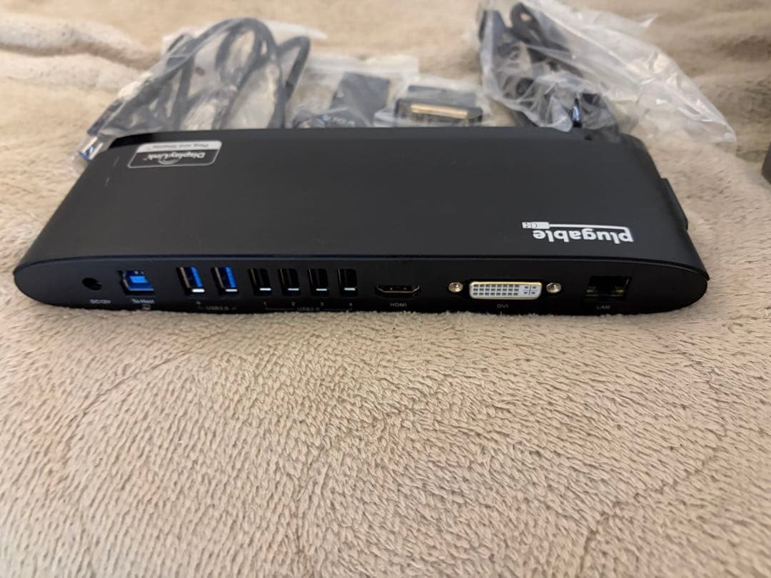 Plugable USB3.0 ドッキングステーション 横置き