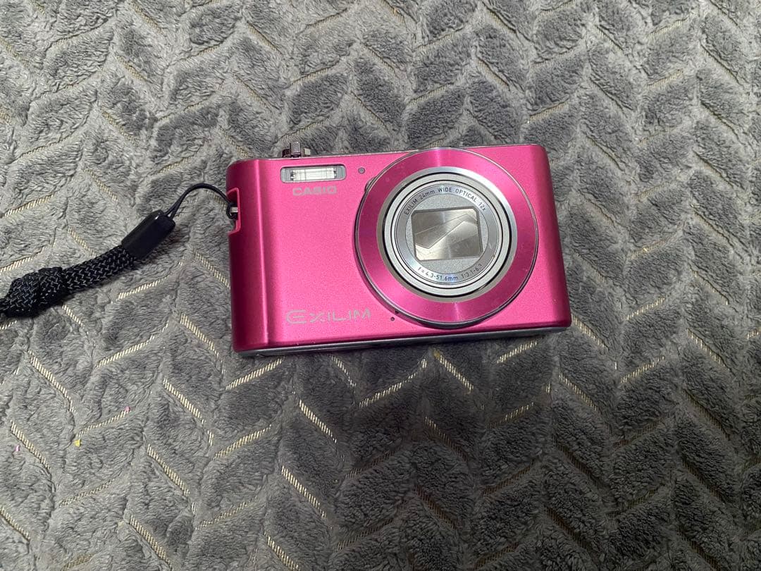 デジタルカメラ CASIO EXILIM EX-ZS210