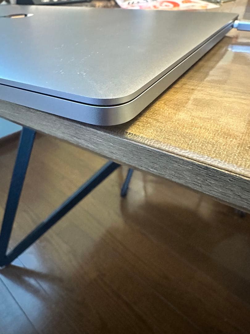 MacBook本体 Tri Agus Setiawan